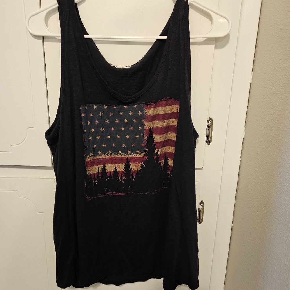 Maurices large black tank top flag